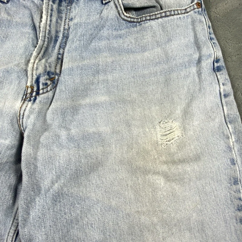 Levis actual size